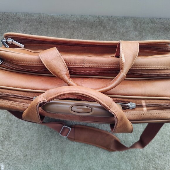 Solo Tan and Brown Leather Briefcase with Classic Design - Picture 7 of 9